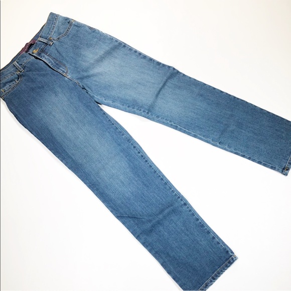 Gloria Vanderbilt Amanda Jeans. - Picture 2 of 7